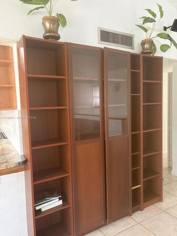 9980 NW 9th St Cir 204, Miami, FL 33172