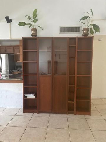 9980 NW 9th St Cir 204, Miami, FL 33172