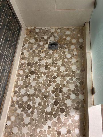 9980 NW 9th St Cir 204, Miami, FL 33172