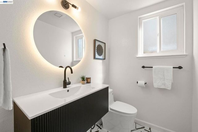 7921 Crossridge Dr, Dublin, CA 94568