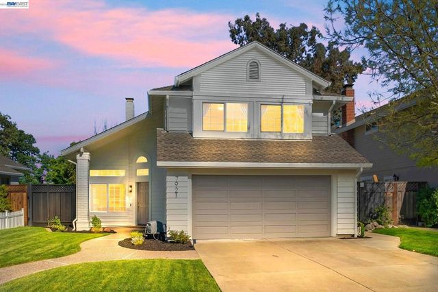 7921 Crossridge Dr, Dublin, CA 94568