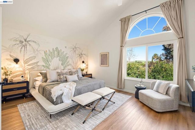 7921 Crossridge Dr, Dublin, CA 94568