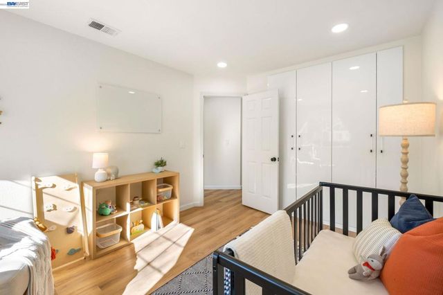 7921 Crossridge Dr, Dublin, CA 94568