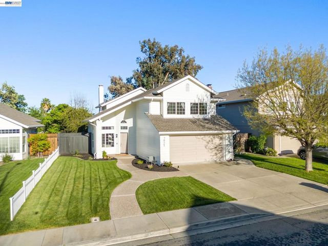 7921 Crossridge Dr, Dublin, CA 94568