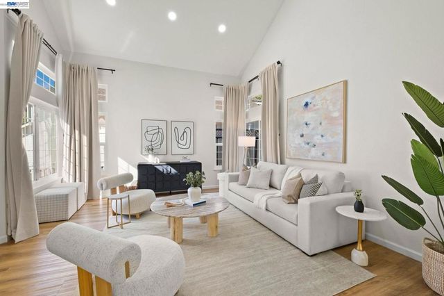 7921 Crossridge Dr, Dublin, CA 94568