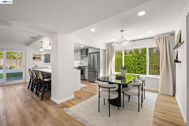 7921 Crossridge Dr, Dublin, CA 94568