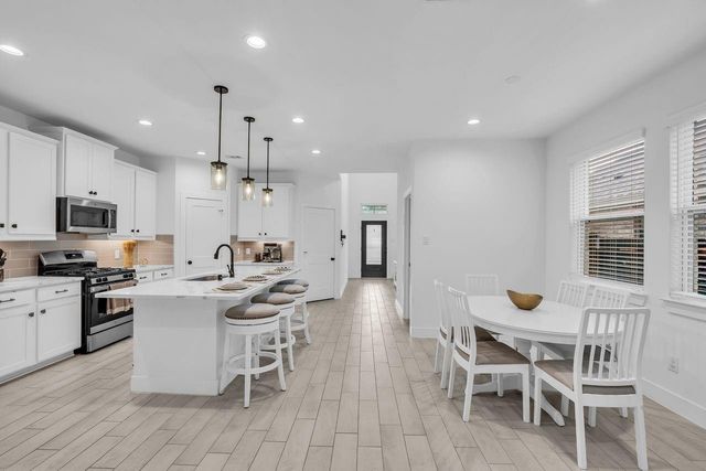 426 Glacier Pass, Montgomery, TX 77316