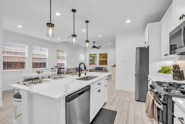 426 Glacier Pass, Montgomery, TX 77316