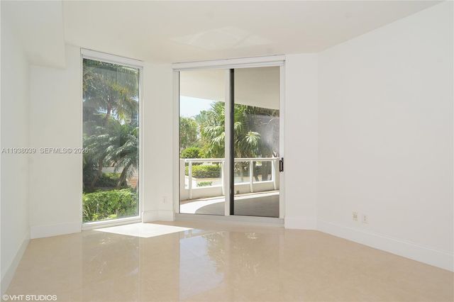 21200 Point Pl 404, Aventura, FL 33180