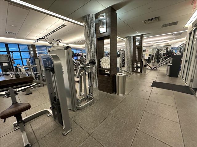 21200 Point Pl 404, Aventura, FL 33180