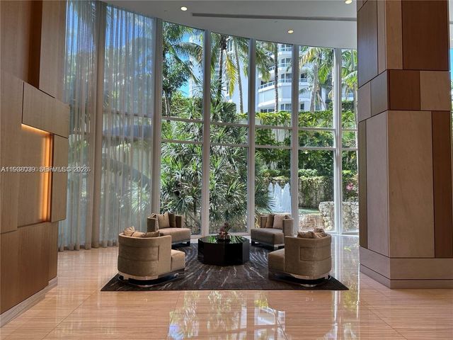 21200 Point Pl 404, Aventura, FL 33180