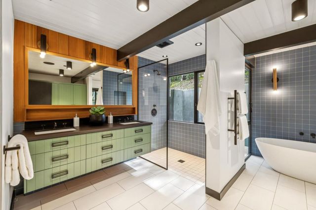 3136 Alexis Drive, Palo Alto, CA 94304