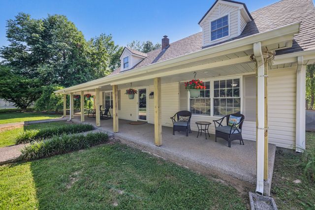 1138 Shahan Rd, Pleasant View, TN 37146