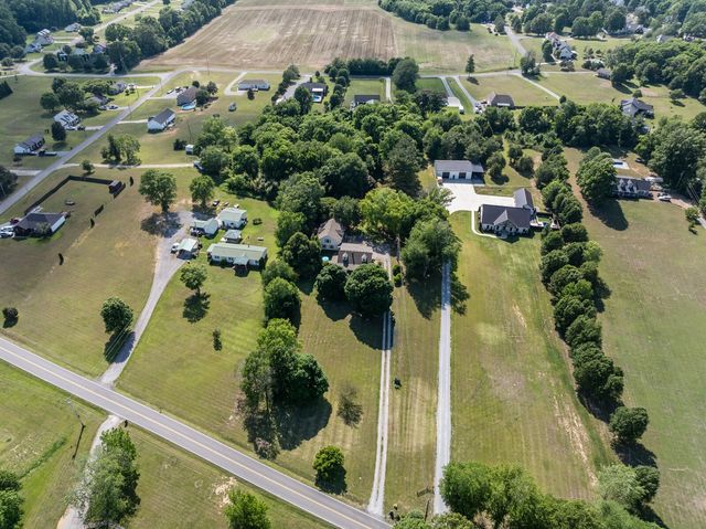 1138 Shahan Rd, Pleasant View, TN 37146