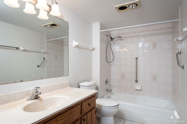 11119 Heritage Drive 1B, Palos Hills, IL 60465