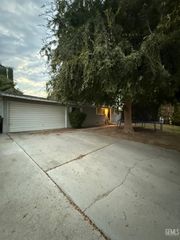 207 N Stine Road, Bakersfield, CA 93309