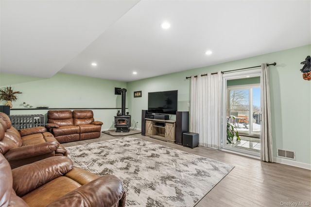 105 Lester Drive, Tappan, NY 10983