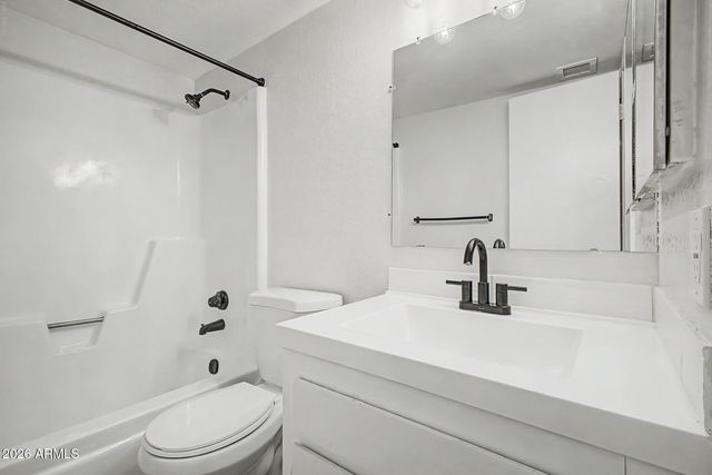 1920 W LINDNER Avenue 202, Mesa, AZ 85202