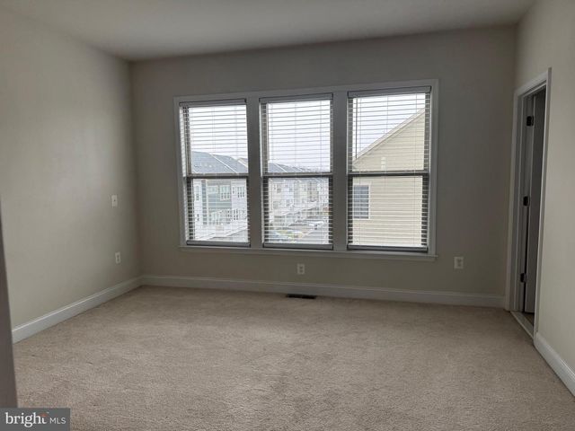 17109 BRANCHED OAK RD, Dumfries, VA 22026