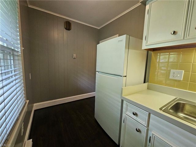 1730 Hancock Ave # B, Norfolk, VA 23509