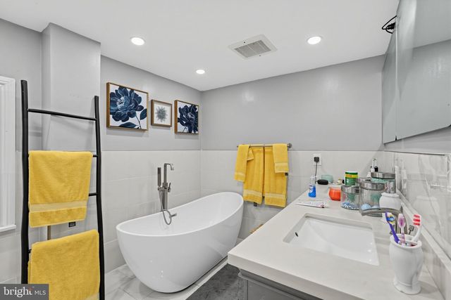30 W MORELAND AVE, Hatboro, PA 19040