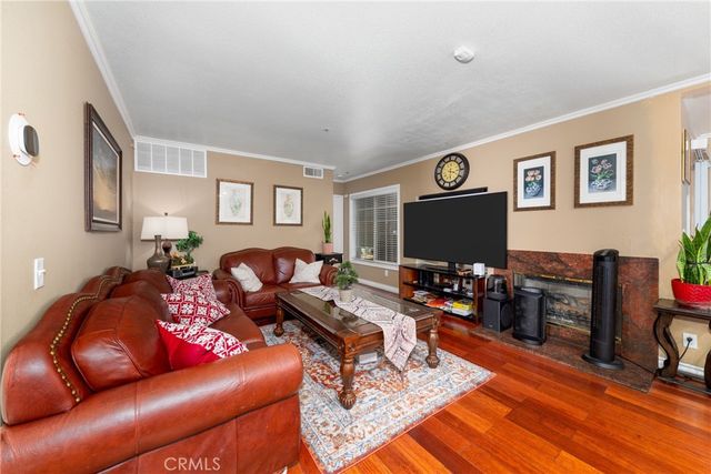 11918 Edgecliff, Sylmar, CA 91342