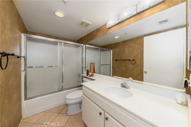 11918 Edgecliff, Sylmar, CA 91342