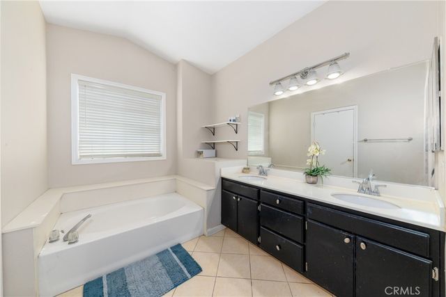 11918 Edgecliff, Sylmar, CA 91342