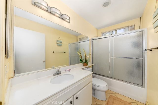 11918 Edgecliff, Sylmar, CA 91342