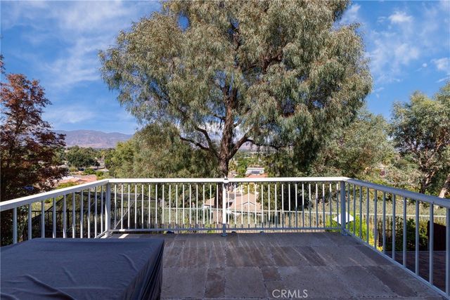 11918 Edgecliff, Sylmar, CA 91342