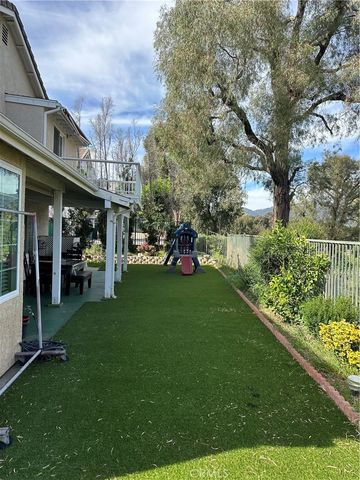 11918 Edgecliff, Sylmar, CA 91342