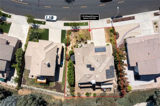 11918 Edgecliff, Sylmar, CA 91342