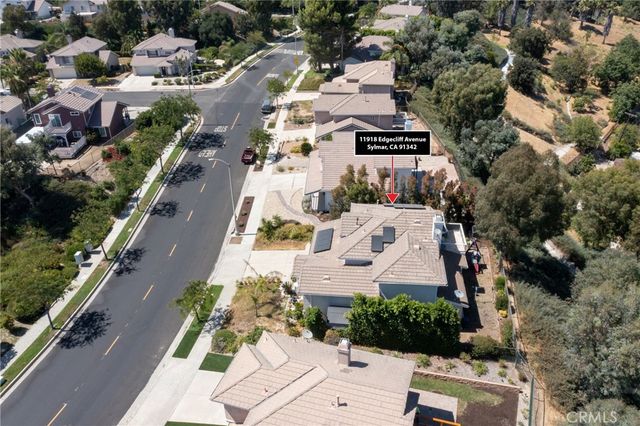 11918 Edgecliff, Sylmar, CA 91342