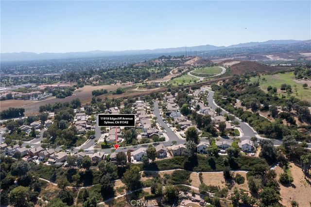 11918 Edgecliff, Sylmar, CA 91342