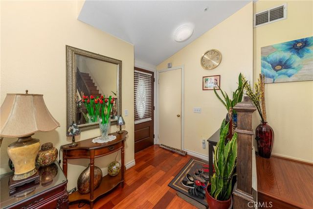 11918 Edgecliff, Sylmar, CA 91342