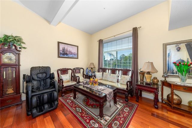 11918 Edgecliff, Sylmar, CA 91342