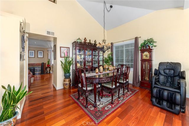 11918 Edgecliff, Sylmar, CA 91342