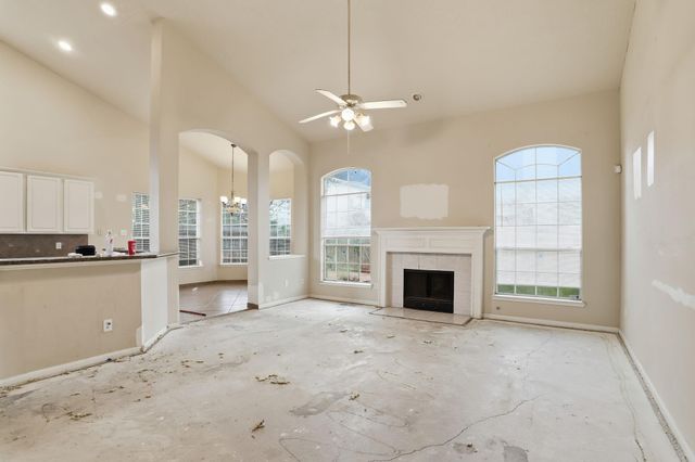 2412 Piney Woods Drive, Pearland, TX 77581