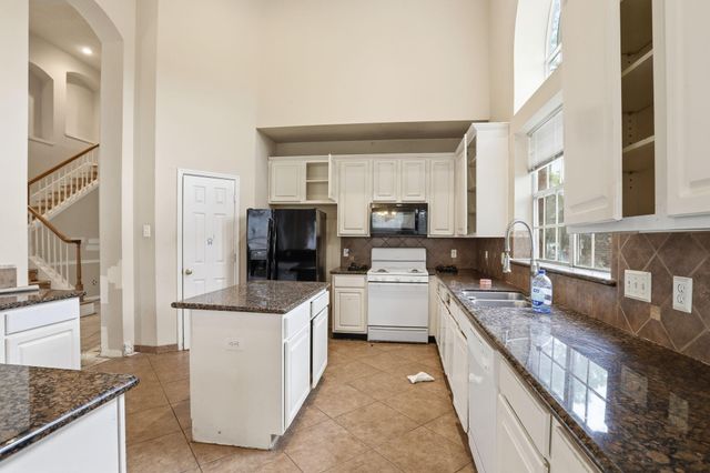 2412 Piney Woods Drive, Pearland, TX 77581