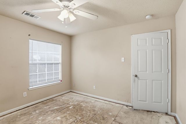 2412 Piney Woods Drive, Pearland, TX 77581