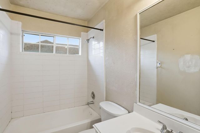 2412 Piney Woods Drive, Pearland, TX 77581