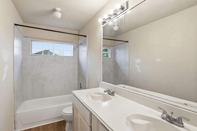 2412 Piney Woods Drive, Pearland, TX 77581