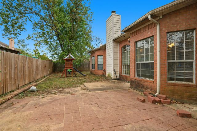 2412 Piney Woods Drive, Pearland, TX 77581