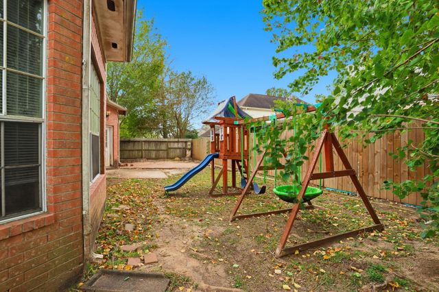 2412 Piney Woods Drive, Pearland, TX 77581