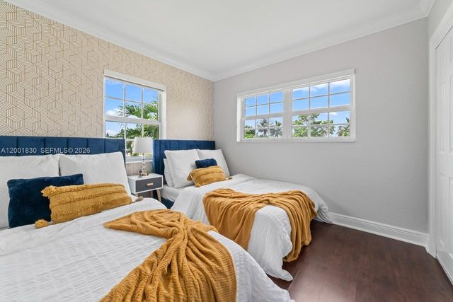 18901 NW 10th Ct, Miami Gardens, FL 33169