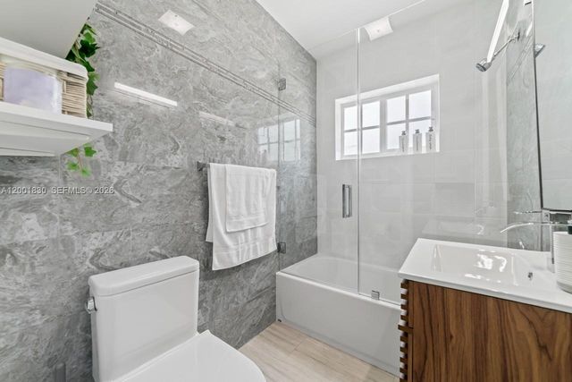 18901 NW 10th Ct, Miami Gardens, FL 33169