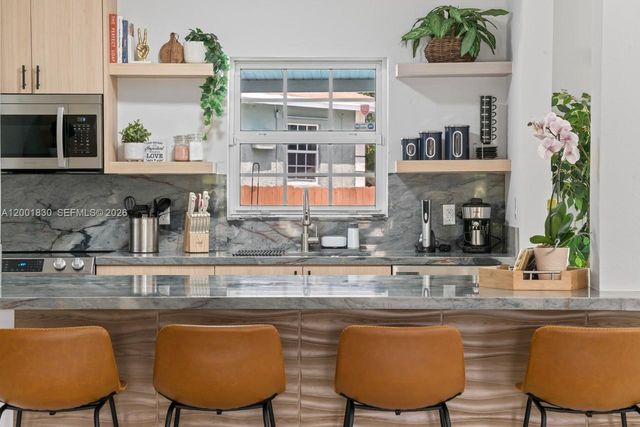 18901 NW 10th Ct, Miami Gardens, FL 33169