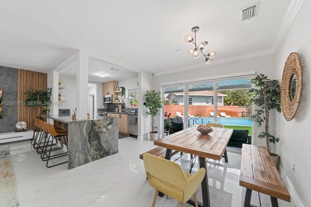 18901 NW 10th Ct, Miami Gardens, FL 33169