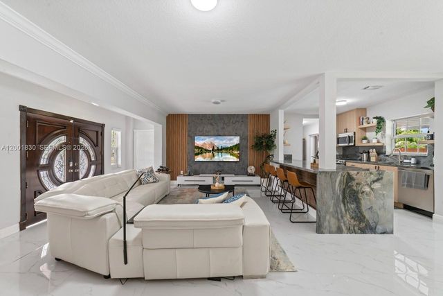 18901 NW 10th Ct, Miami Gardens, FL 33169