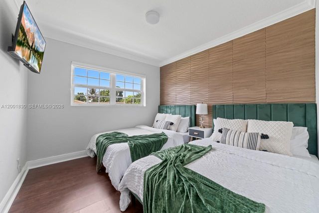 18901 NW 10th Ct, Miami Gardens, FL 33169